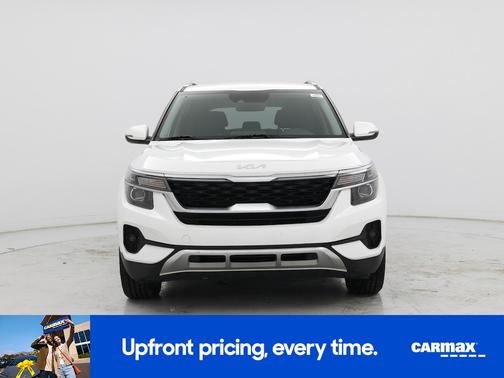 White 2022 Kia Seltos S