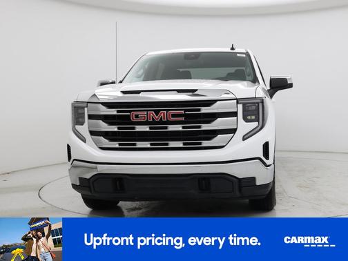 White 2023 GMC Sierra 1500 SLE