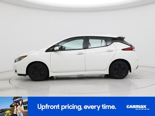 White 2022 Nissan Leaf S