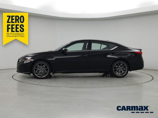 Black 2024 Nissan Altima SR