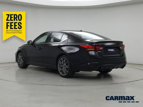 Black 2024 Nissan Altima SR