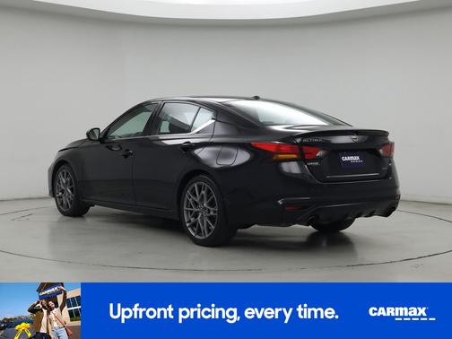 Black 2024 Nissan Altima SR