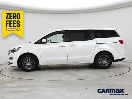 White 2019 Kia Sedona LX