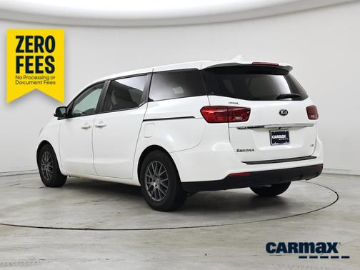 White 2019 Kia Sedona LX