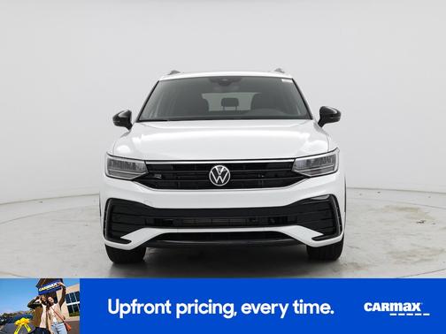 White 2024 Volkswagen Tiguan SE R-Line Black