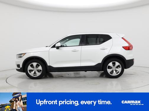 2021 Volvo XC40 T5 Momentum