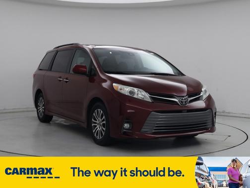 2019 Toyota Sienna XLE