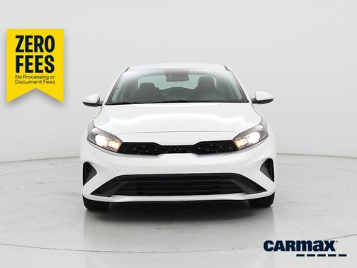 White 2023 Kia Forte LX
