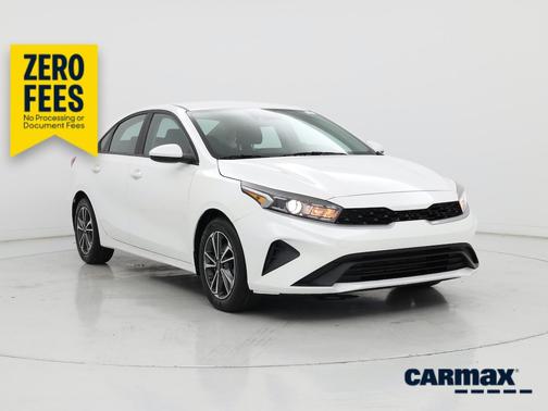 White 2023 Kia Forte LX
