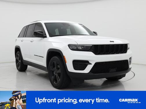 White 2023 Jeep Grand Cherokee Altitude