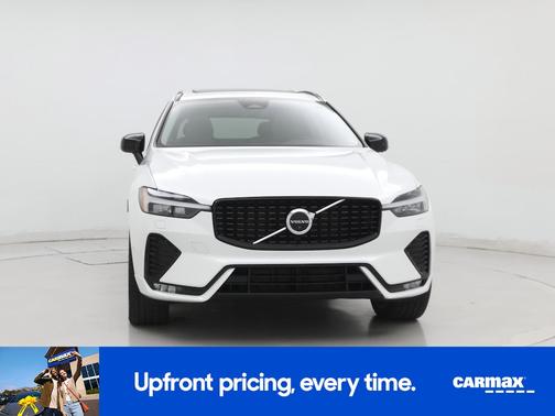 2023 Volvo XC60 B5 Ultimate Dark Theme