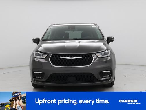 Gray 2023 Chrysler Pacifica Touring L