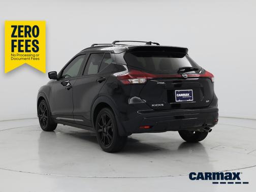 Black 2024 Nissan Kicks SR