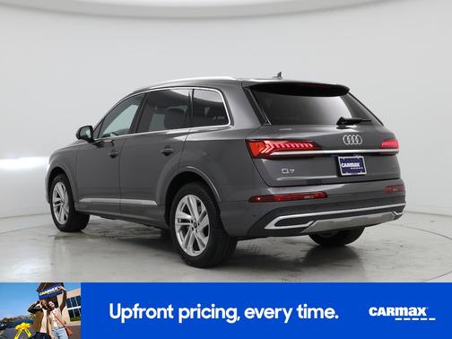 Gray 2023 Audi Q7 Premium