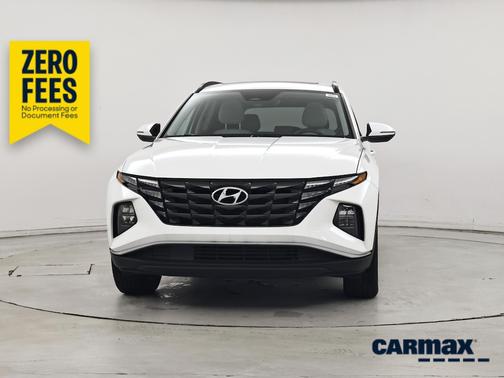 White 2023 Hyundai TUCSON SEL