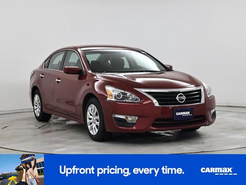 Red 2015 Nissan Altima S