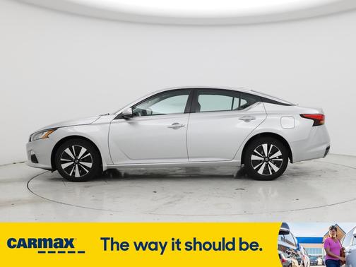 2022 Nissan Altima SV