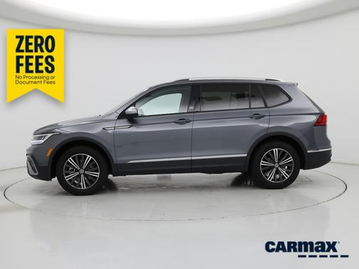 Gray 2024 Volkswagen Tiguan SE