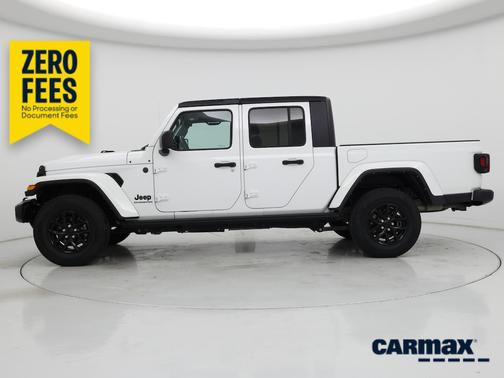 White 2022 Jeep Gladiator Altitude