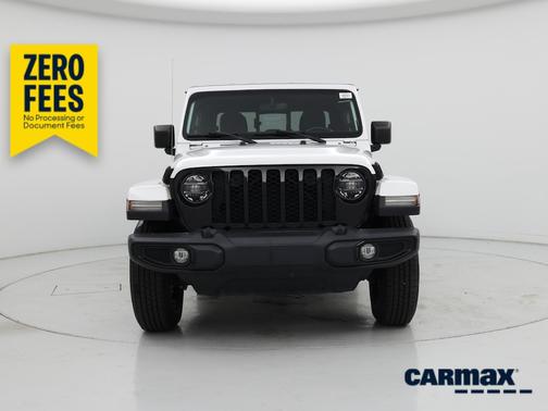 White 2022 Jeep Gladiator Altitude