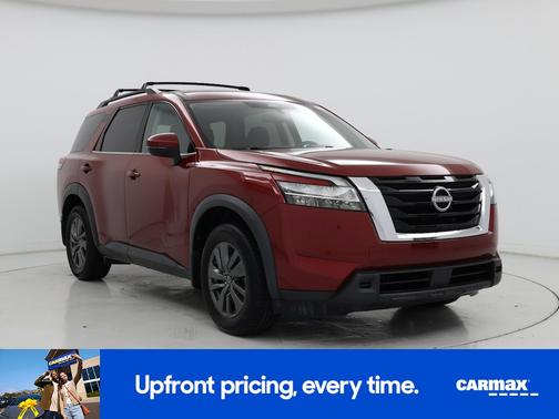 2022 Nissan Pathfinder SV