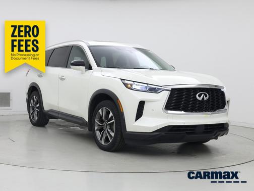 White 2023 INFINITI QX60 Luxe