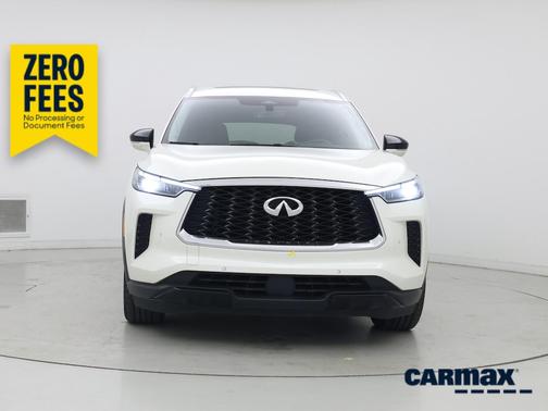White 2023 INFINITI QX60 Luxe