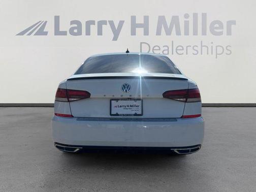 Pure White 2022 Volkswagen Passat 2.0T R-Line