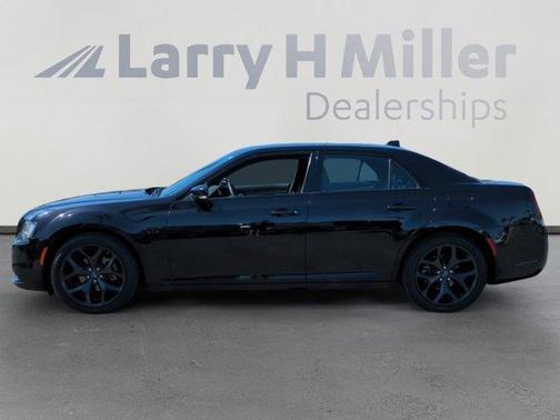 2022 Chrysler 300 S