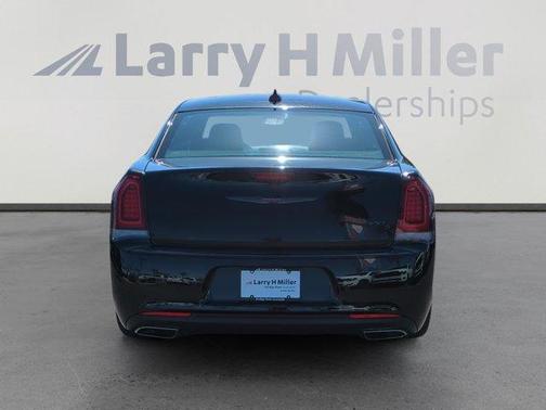 2022 Chrysler 300 S