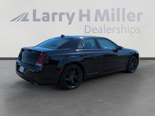 2022 Chrysler 300 S
