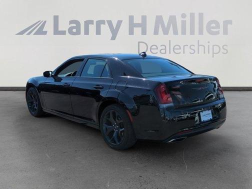 2022 Chrysler 300 S