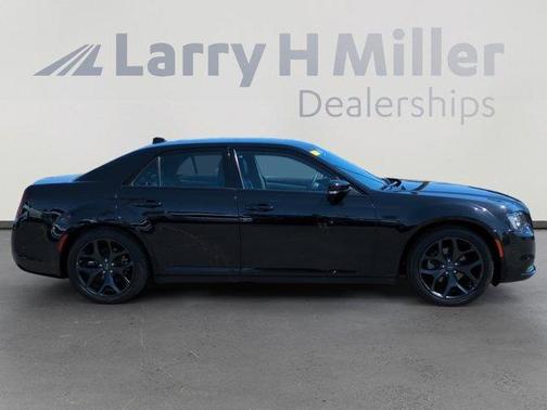 2022 Chrysler 300 S