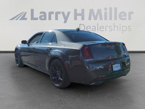 2022 Chrysler 300 Touring