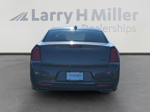 2022 Chrysler 300 Touring