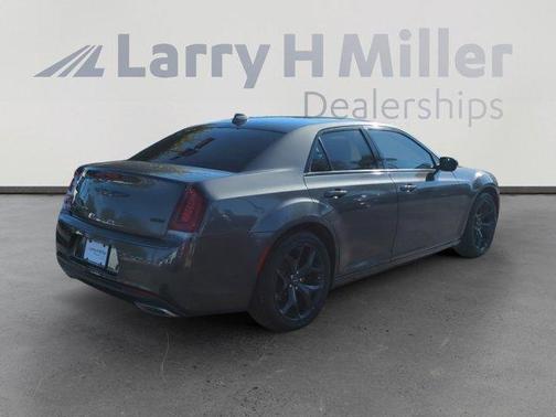 2022 Chrysler 300 Touring