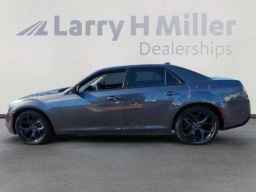 2022 Chrysler 300 Touring