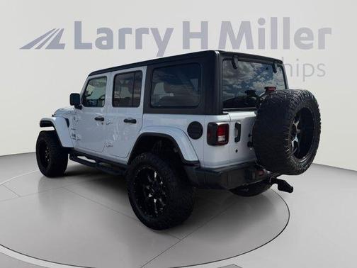 Bright White Clearcoat 2018 Jeep Wrangler Unlimited Sahara