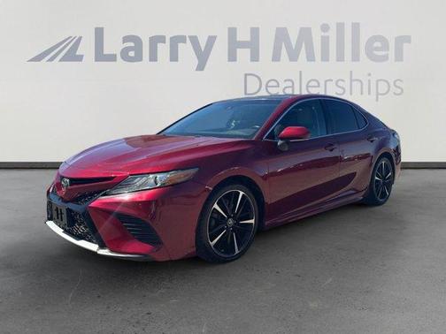 Pearl 2018 Toyota Camry XSE