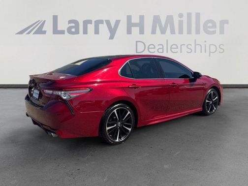 Pearl 2018 Toyota Camry XSE