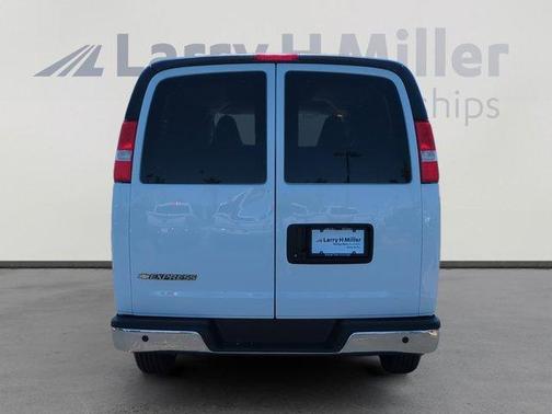 2022 Chevrolet Express 3500 LT