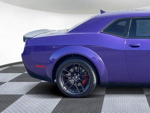 Photo 5 of 30 of 2019 Dodge Challenger R/T Scat Pack