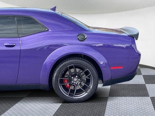 Photo 4 of 30 of 2019 Dodge Challenger R/T Scat Pack