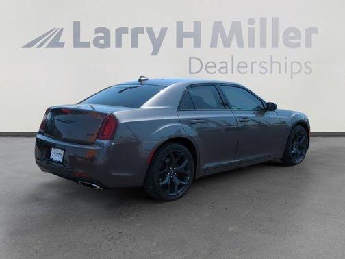 2022 Chrysler 300 Touring