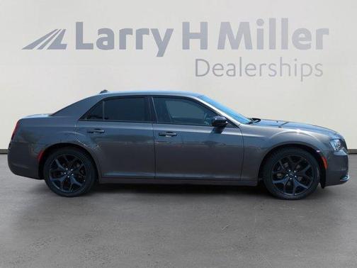 2022 Chrysler 300 Touring