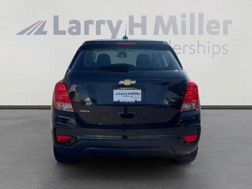 Mosaic Black Metallic 2018 Chevrolet Trax LS
