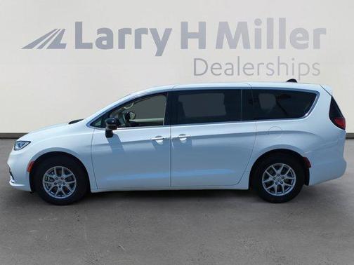 2024 Chrysler Pacifica Touring-L