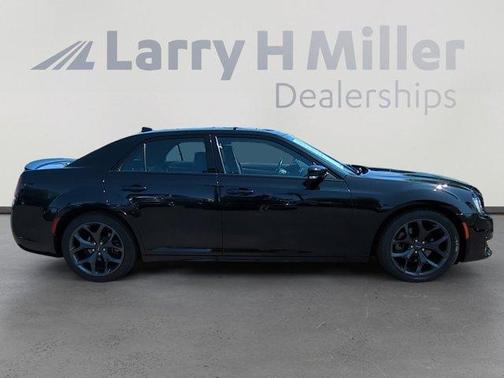 2022 Chrysler 300 S