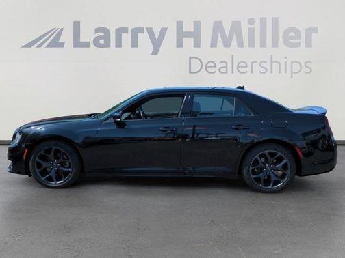 2022 Chrysler 300 S