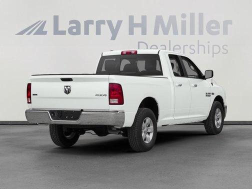 Bright White Clearcoat 2017 RAM 1500 SLT